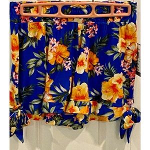Cute Floral Exotic Print Shorts with Side Tie Bows